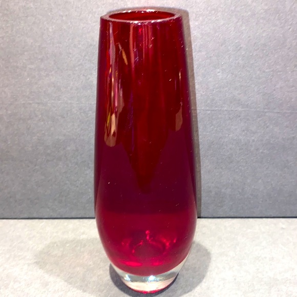 Hand Blown Ruby Red Sommerso Vase Made In Sweden - Picture 4 of 9